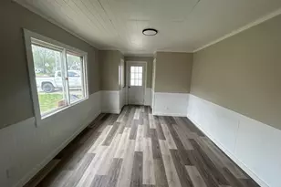 944 N Rosemary Ave, Fergus Falls, MN 56537 - Photo 5