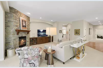 671 Willoughby Way E, Minnetonka, MN 55305 - Photo 11