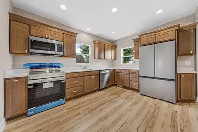 515 Benzel Avenue SW, Madelia, MN 56062 - Photo 7