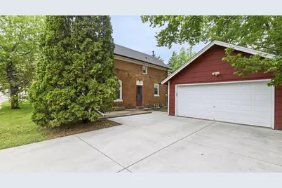 411 2nd Avenue E, Shakopee, MN 55379 - Photo 1