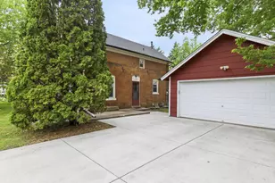 411 2nd Ave E, Shakopee, MN 55379 - Photo 1