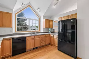 909 Basenji Curve, Shakopee, MN 55379 - Photo 15