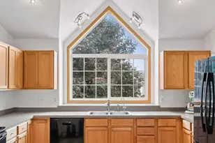 909 Basenji Curve, Shakopee, MN 55379 - Photo 13