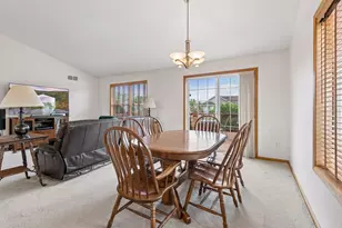 909 Basenji Curve, Shakopee, MN 55379 - Photo 9