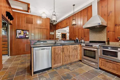 405 Carpenters Point, Wayzata, MN 55391 - Photo 51