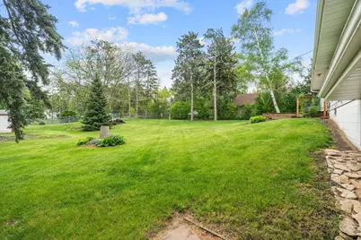 310 Lanewood Lane N, Plymouth, MN 55447 - Photo 5
