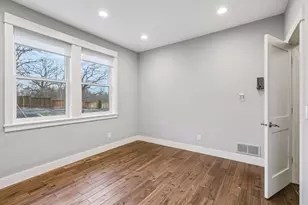 13222 Dahlgren Rd, Minnetonka, MN 55305 - Photo 21