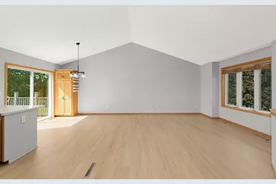 936 S Cedar Street, Belle Plaine, MN 56011 - Photo 9