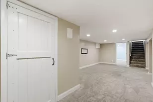 12 W 104th St, Bloomington, MN 55420 - Photo 29