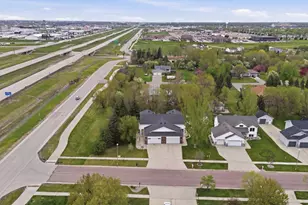 3545 42nd Ave S, Fargo, ND 58104 - Photo 29