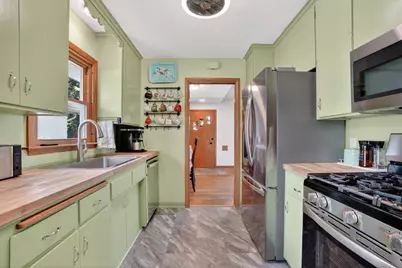 5252 Xerxes Avenue N, Minneapolis, MN 55430 - Photo 9