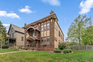 586 Ashland Ave, Saint Paul, MN 55102 - Photo 1