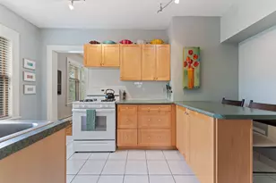 586 Ashland Ave, Saint Paul, MN 55102 - Photo 5