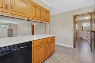 515 Columbus Ave, Cohasset, MN 55721 - Photo 5