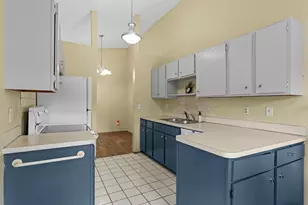 5189 Beachside Dr, Hopkins, MN 55343 - Photo 11