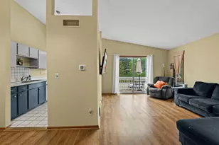 5189 Beachside Dr, Hopkins, MN 55343 - Photo 3