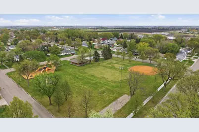 621 19th Street N, Moorhead, MN 56560 - Photo 3
