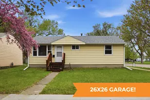 621 19th St N, Moorhead, MN 56560 - Photo 1