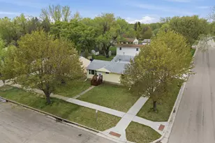 621 19th St N, Moorhead, MN 56560 - Photo 33