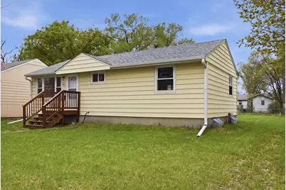 621 19th Street N, Moorhead, MN 56560 - Photo 1