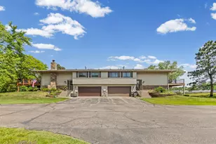 4126 Sylvia Ln S, Shoreview, MN 55126 - Photo 3