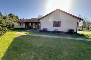608 Pinetree Dr, Perham, MN 56573 - Photo 3