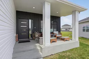 4755 32nd St S, Fargo, ND 58104 - Photo 3