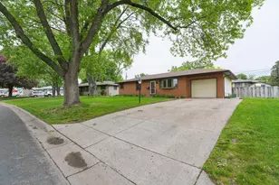 881 Pandora Dr NE, Fridley, MN 55432 - Photo 41