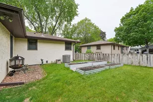 881 Pandora Dr NE, Fridley, MN 55432 - Photo 37