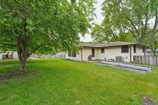 881 Pandora Dr NE, Fridley, MN 55432 - Photo 39
