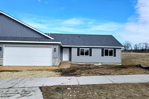 2025 Clark St, Saint Peter, MN 56082 - Photo 1