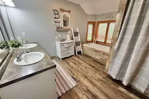 1203 Parkside Dr, Marshall, MN 56258 - Photo 19