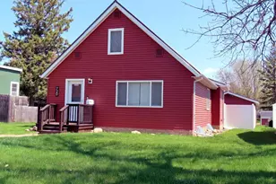 720 St Paul Ave S, Thief River Falls, MN 56701 - Photo 1