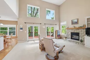 1084 Tamberwood Ct, Woodbury, MN 55125 - Photo 3