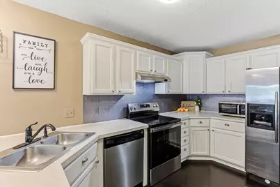 3601 Genevieve Avenue N, Oakdale, MN 55128 - Photo 13