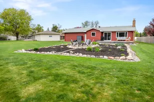 1437 E Gateway Cir S, Fargo,  58103 - Photo 39