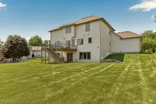 4852 Scenic View Dr SW, Rochester, MN 55902 - Photo 3