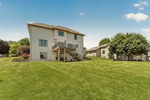 4852 Scenic View Dr SW, Rochester, MN 55902 - Photo 41