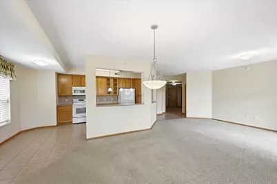 2550 38th Avenue NE #213, Saint Paul, MN 55421 - Photo 7