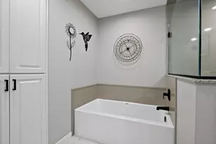 337 Willoughby Way W, Minnetonka, MN 55305 - Photo 27