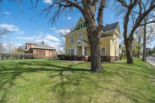 424 6th Ave W, Alexandria, MN 56308 - Photo 3