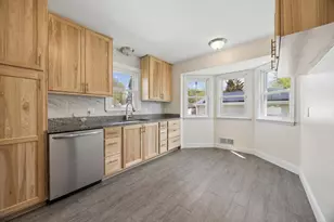 1652 Atlantic St, Saint Paul, MN 55106 - Photo 9