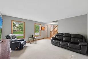 421 Durango Dr, Roberts, WI 54023 - Photo 5