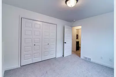 6727 Selkirk Drive S, Fargo, ND 58104 - Photo 33