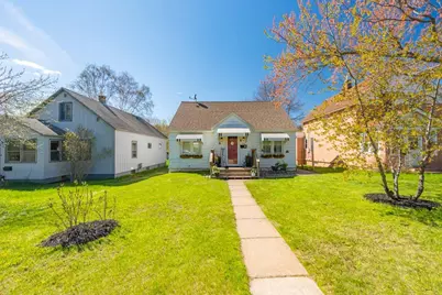 1107 Douglas Avenue, Eveleth, MN 55734 - Photo 1