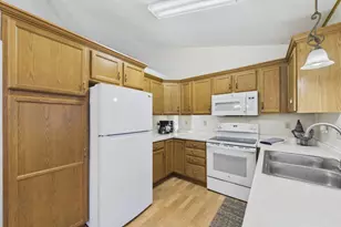 9176 Sierra Rd, Woodbury, MN 55125 - Photo 9