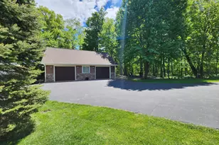 1415 Thelen Farm Trail, Houlton, WI 54082 - Photo 5
