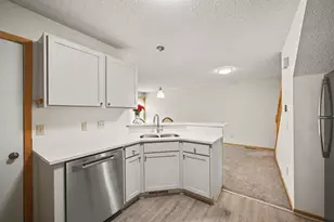 12862 Echo Ln, Apple Valley, MN 55124 - Photo 13