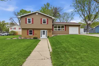 215 Terrace Drive SW, Willmar, MN 56201 - Photo 3