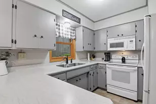 215 Terrace Dr SW, Willmar, MN 56201 - Photo 9